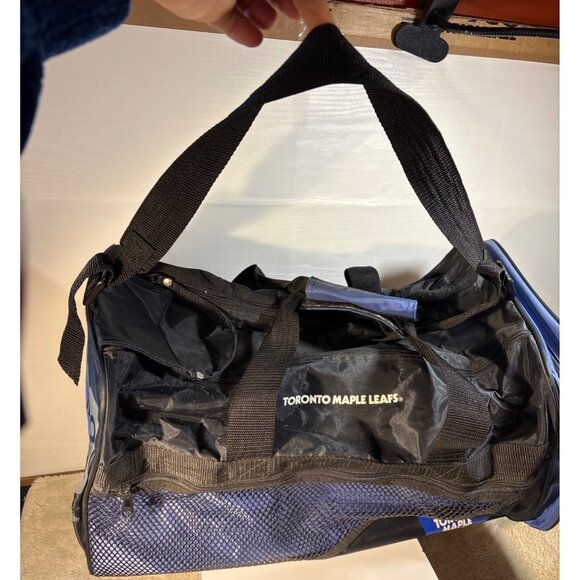 Toronto Maple Leafs Duffel Workout Bag Black Blue Mesh Pockets Zippers 20 x 10" - Picture 8 of 12